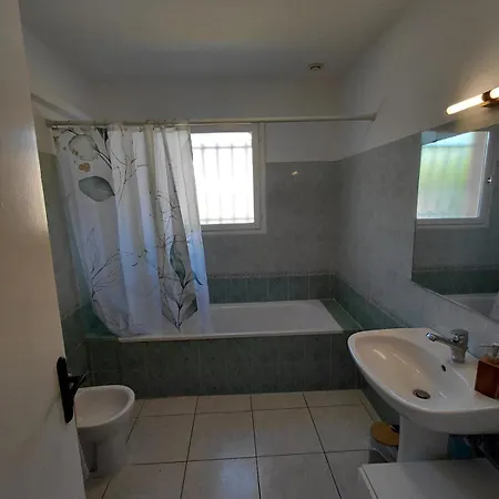 Maison T4 Climatisée Avec Garage Et Jardin Villa